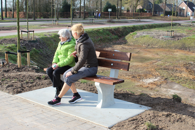 Park Bench with bottom plate Natural Concrete