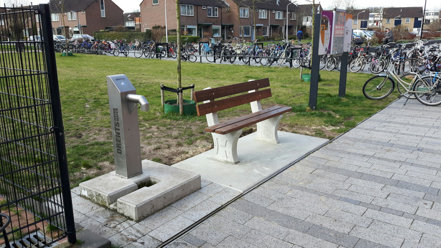 Park Bench with bottom plate Natural Concrete