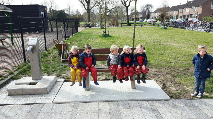 Park Bench with bottom plate Natural Concrete