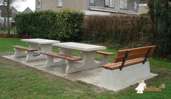 Bench DeLuxe with bottom plate and backrest Naural Concrete