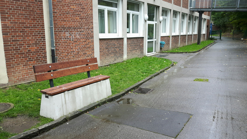 Bench DeLuxe with backrest Natural Concrete
