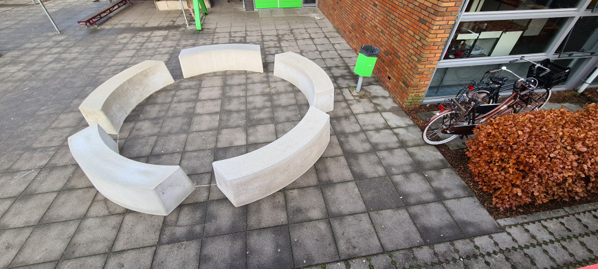 Bench natural concrete oval