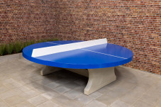 Ping-pong table round with blue playing surface