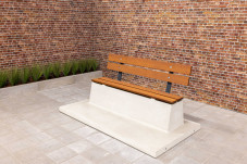 Concrete bench DeLuxe with bottom plate and backrest