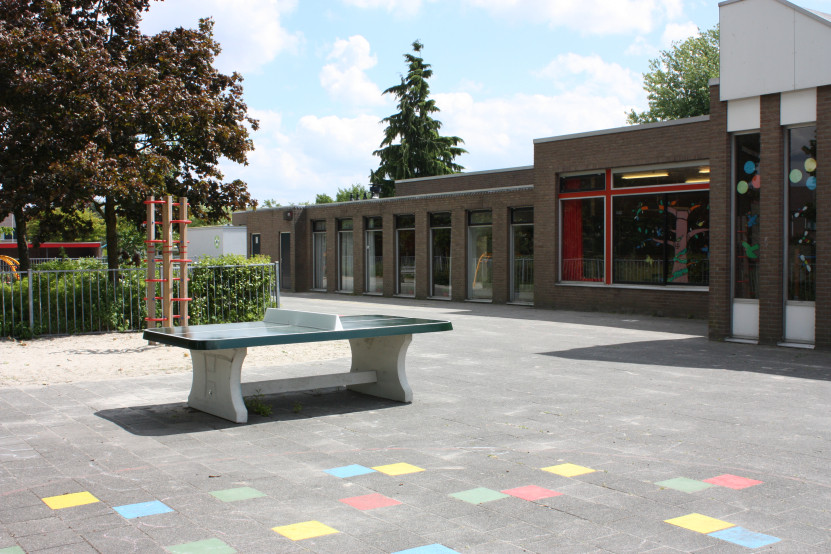 green table tennis table