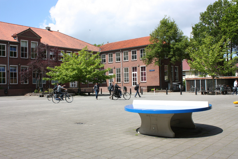 Concrete Ping-pong table blue, round