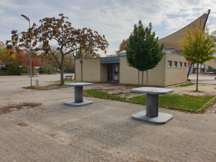 High Table Anthracite-Concrete