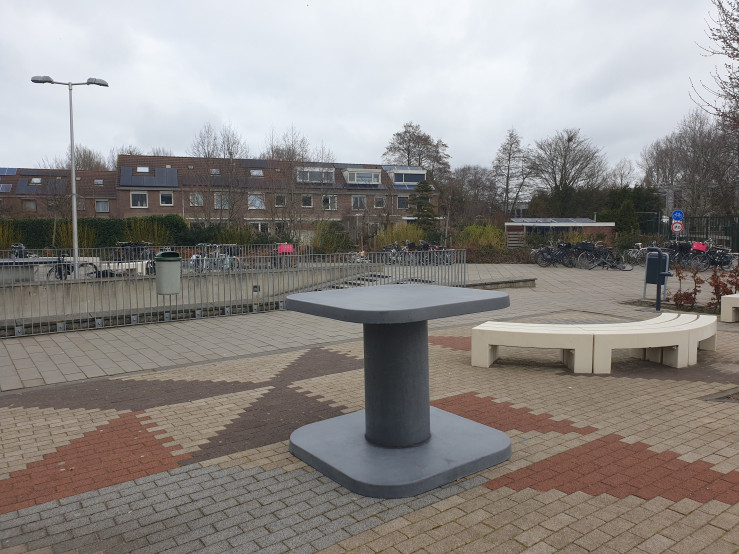 High Table Anthracite-Concrete