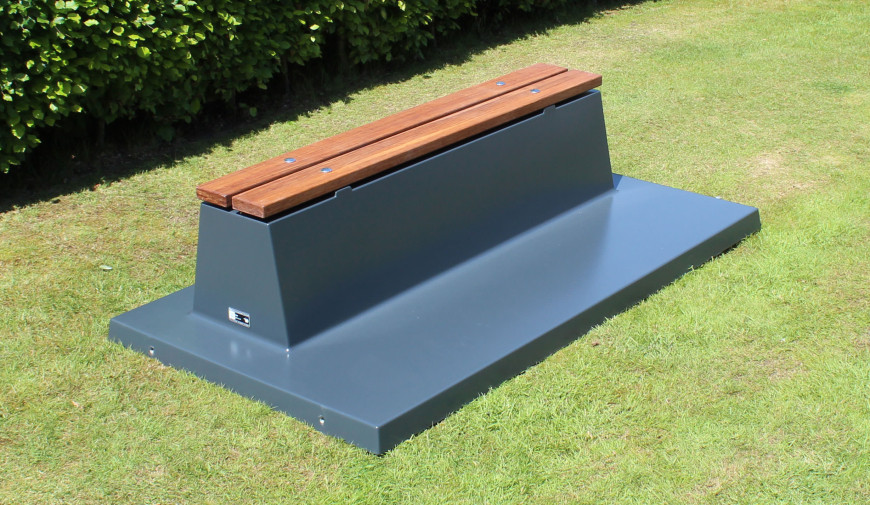 Concrete bench with bottom plate and bamboo seats, anthracite