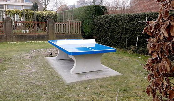 Concrete base plate for tennis table