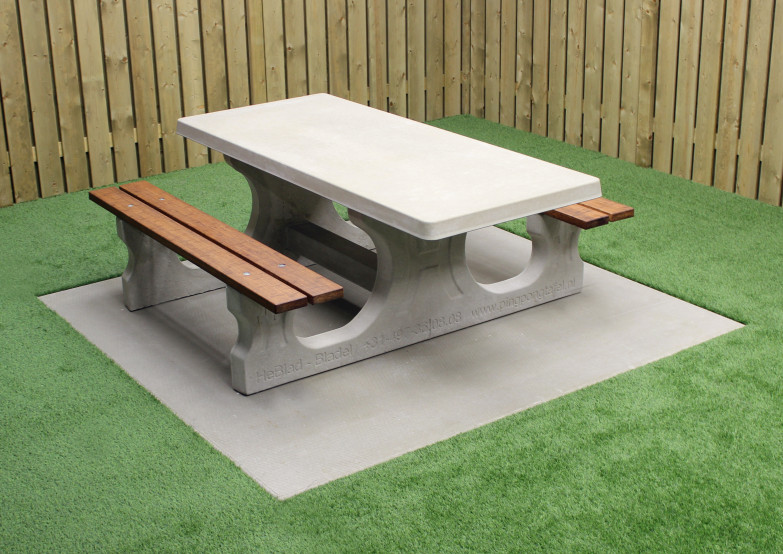 Picnic table DeLuxe Natural Concrete Wheelchair accessible 