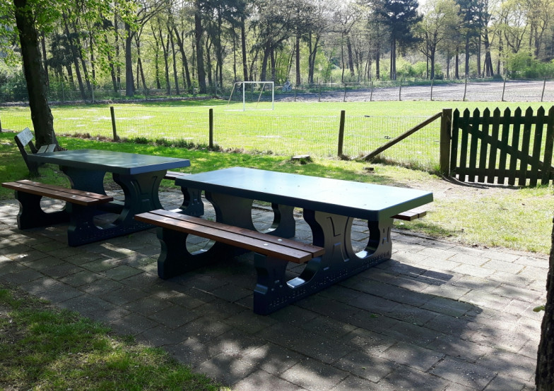 Concrete Picnic table DeLuxe Anthracite Wheelchair accessible 