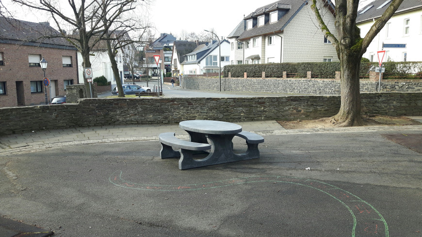 Picnic table Standard Oval Anthracite-Concrete 