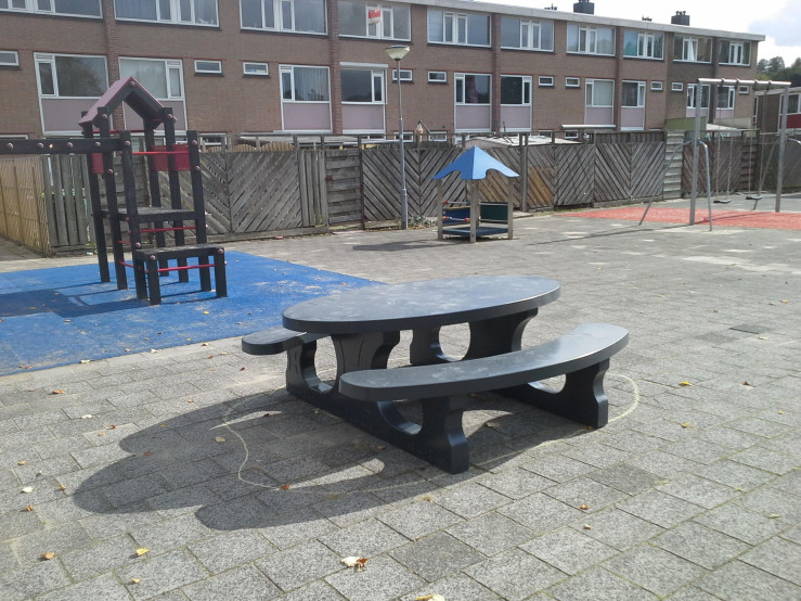 Concrete Picnic table Standard Oval Anthracite 