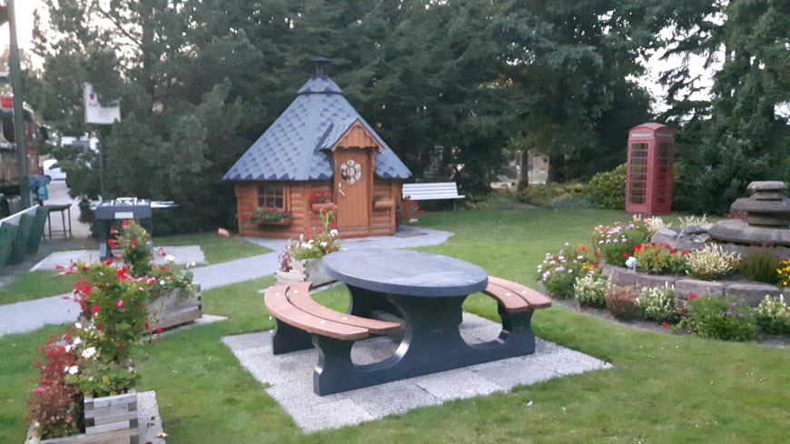 Concrete Picnic table DeLuxe Oval Anthracite